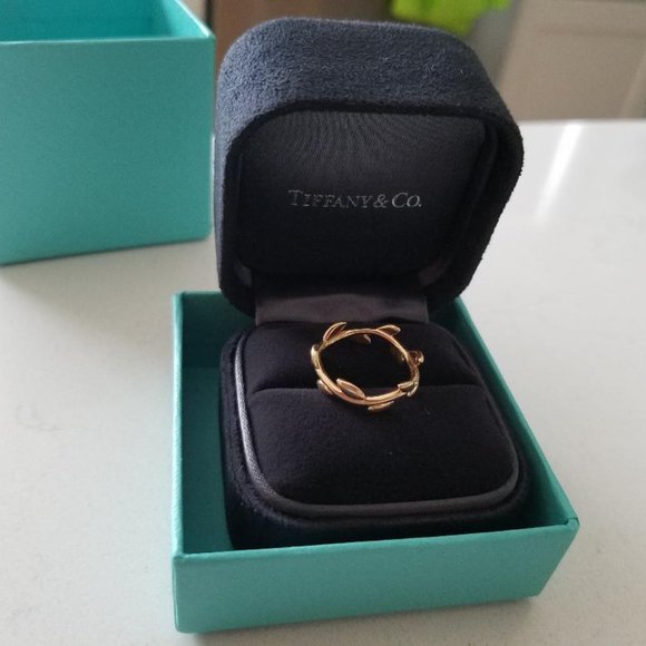 Tiffany & Co Olive Leaf Ring by Paloma Picasso in Rose Gold - Picture 3 of 3